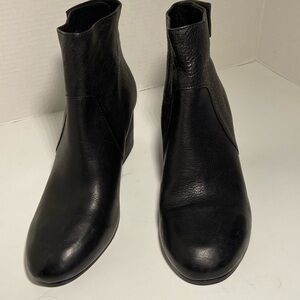 Eileen Fisher Harris Tumbled Leather Bootie